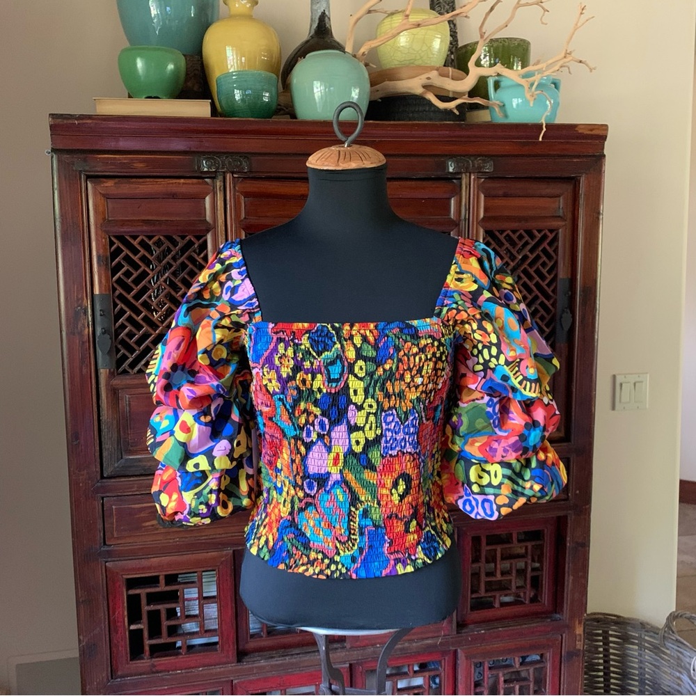 ***NWT*** LIVE 4 TRUTH CROP TOP